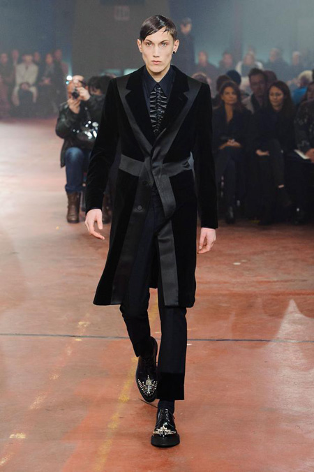 Alexander McQueen Menswear Autumn/Winter 2015 Collection