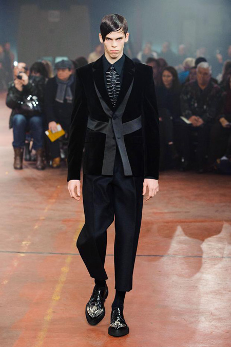 Alexander McQueen Menswear Autumn/Winter 2015 Collection