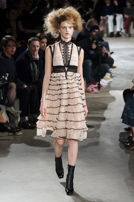 Alexander McQueen Autumn/Winter 2015 women's collection