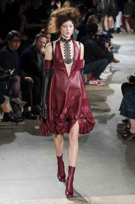 Alexander McQueen Autumn/Winter 2015 women's collection