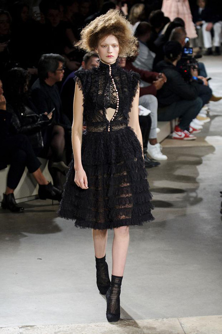 Alexander McQueen Autumn/Winter 2015 women's collection