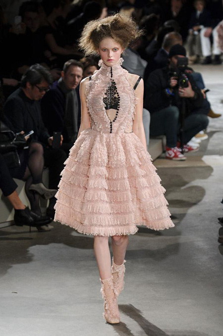 Alexander McQueen Autumn/Winter 2015 women's collection