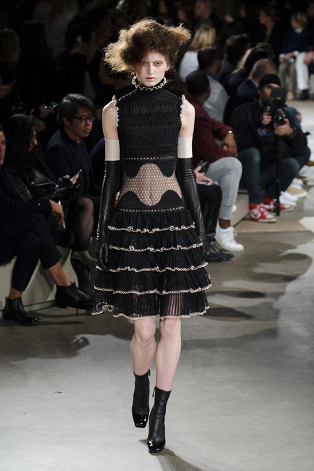 Alexander McQueen Autumn/Winter 2015 women's collection