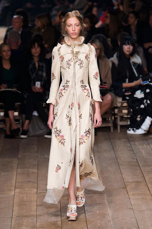 Alexander McQueen Spring/Summer 2016 Womenswear collection