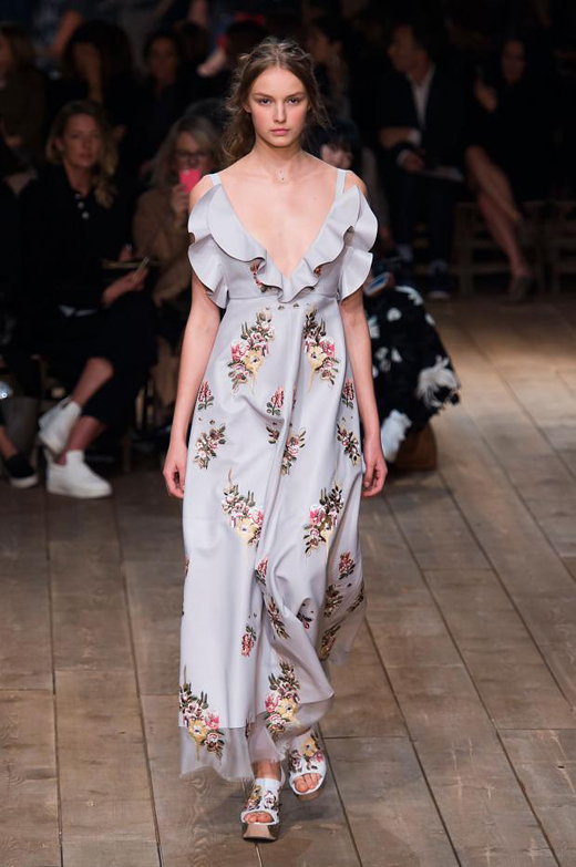 Alexander McQueen Spring/Summer 2016 Womenswear collection