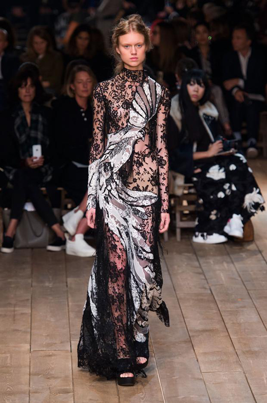 Alexander McQueen Spring/Summer 2016 Womenswear collection