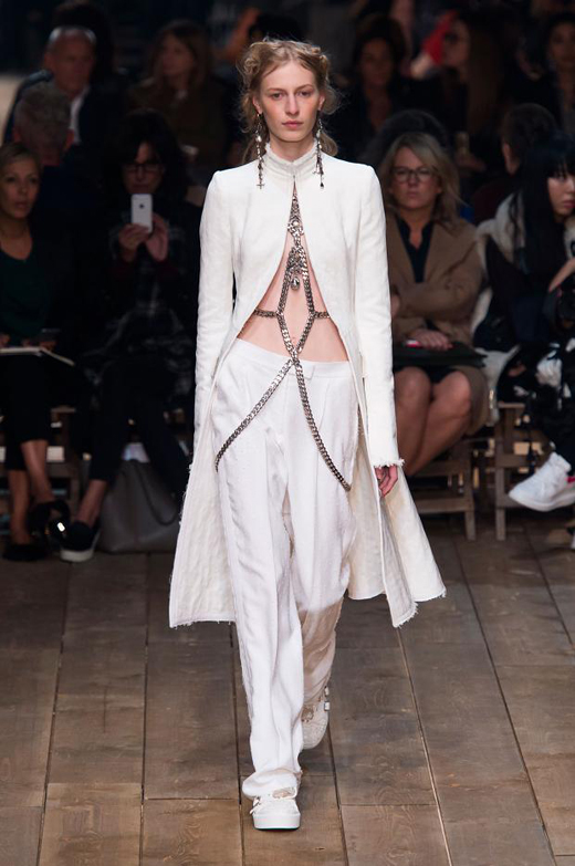 Alexander McQueen Spring/Summer 2016 Womenswear collection