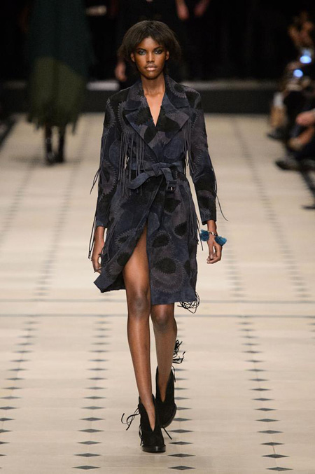 Womenswear: Burberry Prorsum Autumn/Winter 2015 collection 