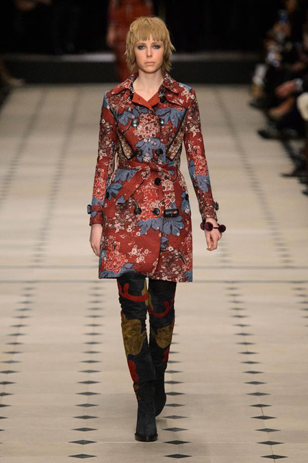 Womenswear: Burberry Prorsum Autumn/Winter 2015 collection 