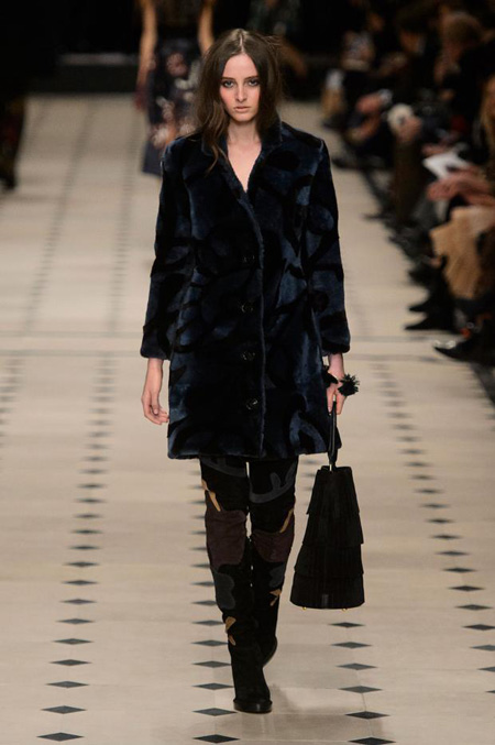 Womenswear: Burberry Prorsum Autumn/Winter 2015 collection 