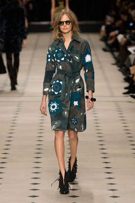 Womenswear: Burberry Prorsum Autumn/Winter 2015 collection 