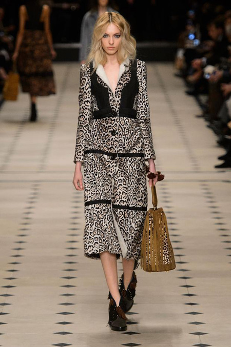 Womenswear: Burberry Prorsum Autumn/Winter 2015 collection 