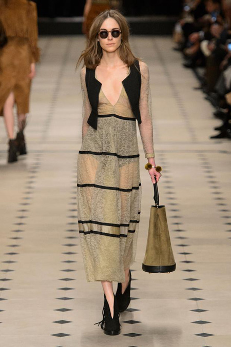 Womenswear: Burberry Prorsum Autumn/Winter 2015 collection 