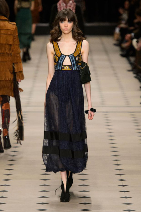 Womenswear: Burberry Prorsum Autumn/Winter 2015 collection 