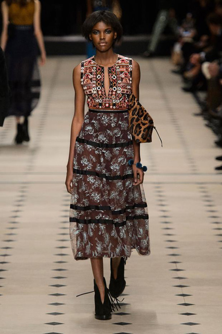 Womenswear: Burberry Prorsum Autumn/Winter 2015 collection 