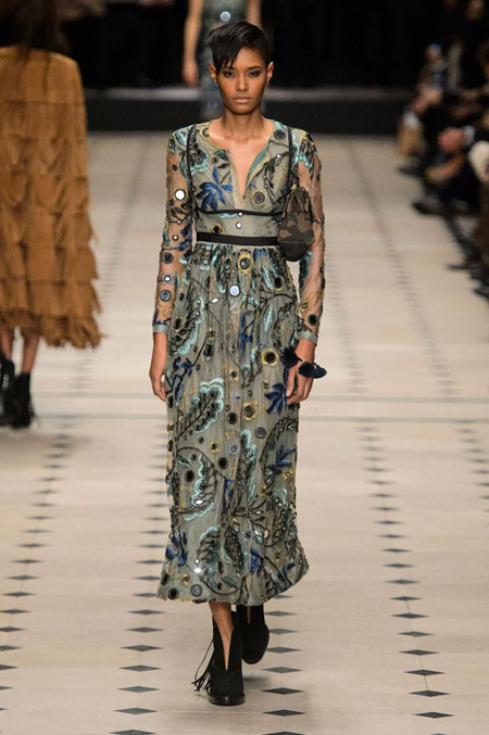 Womenswear: Burberry Prorsum Autumn/Winter 2015 collection 