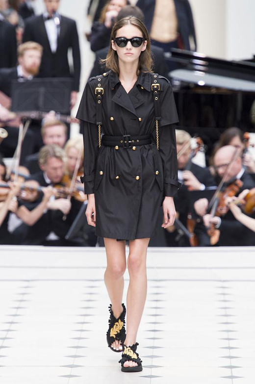 Womenswear: Burberry Spring/Summer 2016 collection