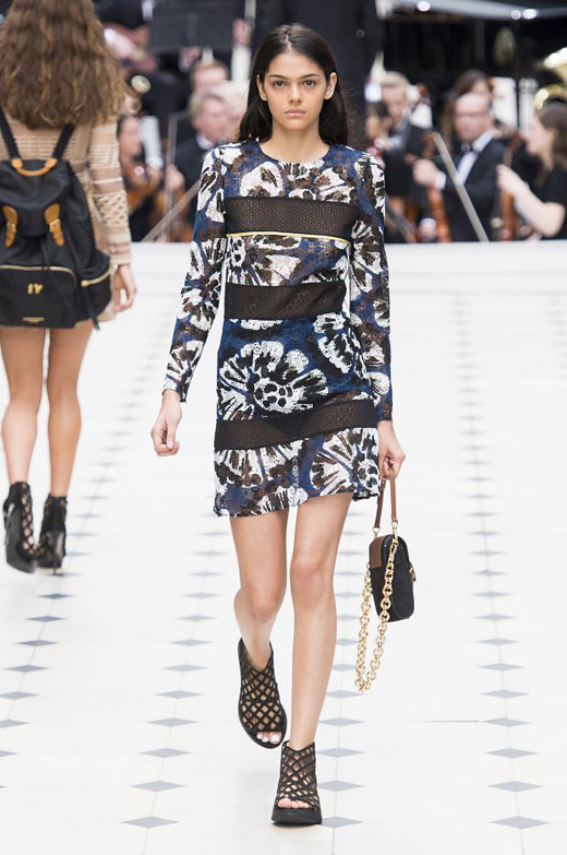 Womenswear: Burberry Spring/Summer 2016 collection