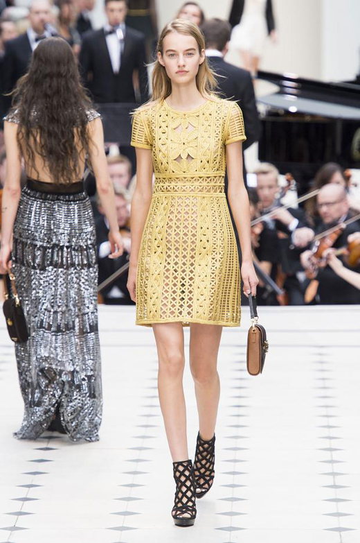 Womenswear: Burberry Spring/Summer 2016 collection