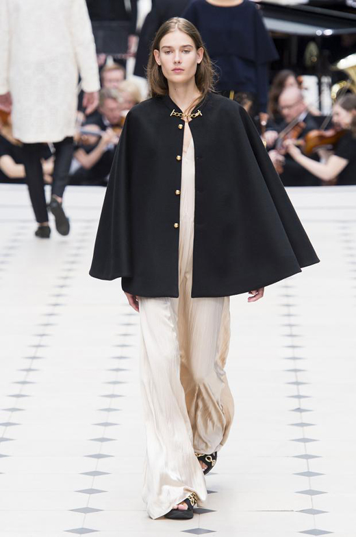 Womenswear: Burberry Spring/Summer 2016 collection