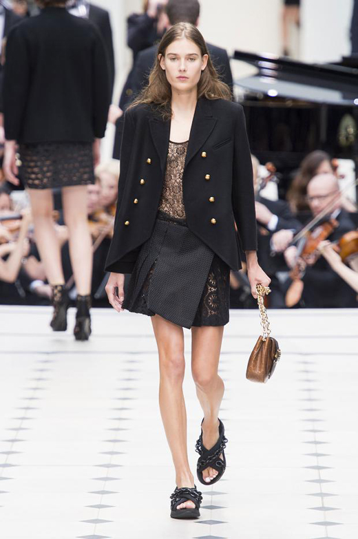 Womenswear: Burberry Spring/Summer 2016 collection