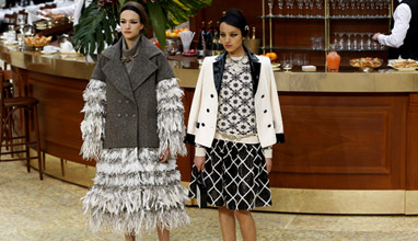 Yes, 60s are back! Chanel Fall-Winter 2015/2016 collection by Karl Lagerfeld