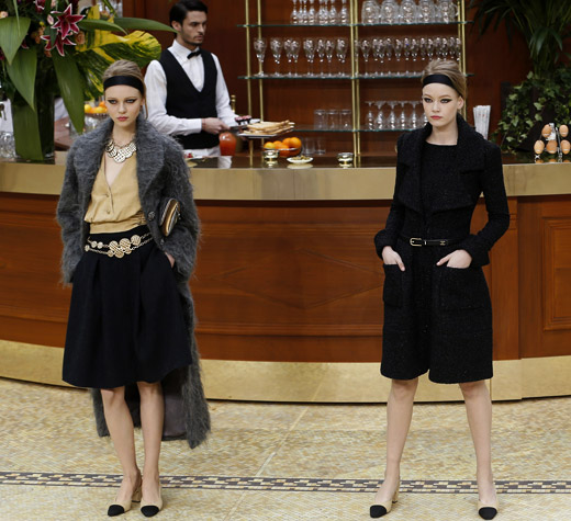 Yes, 60s are back! Chanel Fall-Winter 2015/2016 collection by Karl Lagerfeld 