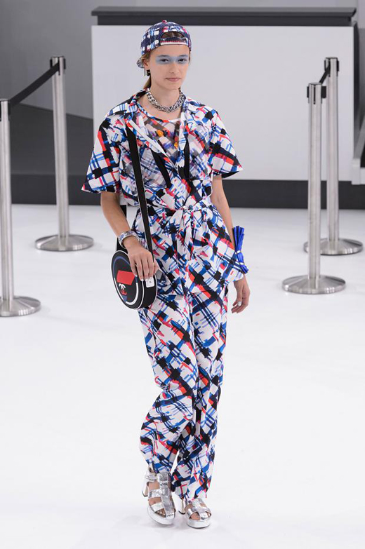 Spring/Summer 2016 Ready-to-wear collection CHANEL Airlines