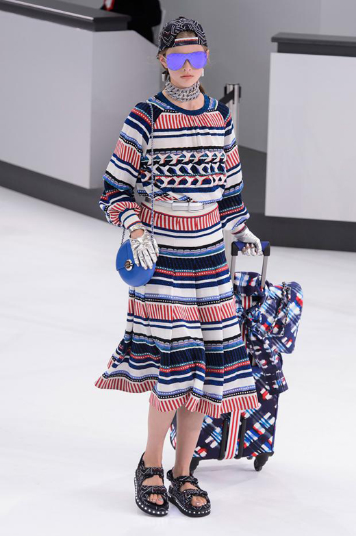 Spring/Summer 2016 Ready-to-wear collection CHANEL Airlines