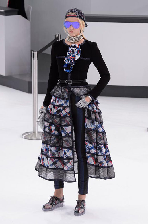 Spring/Summer 2016 Ready-to-wear collection CHANEL Airlines