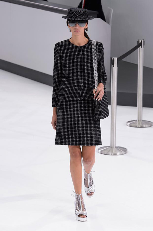 Spring/Summer 2016 Ready-to-wear collection CHANEL Airlines