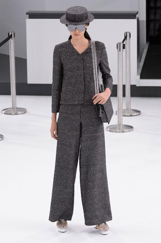 Spring/Summer 2016 Ready-to-wear collection CHANEL Airlines