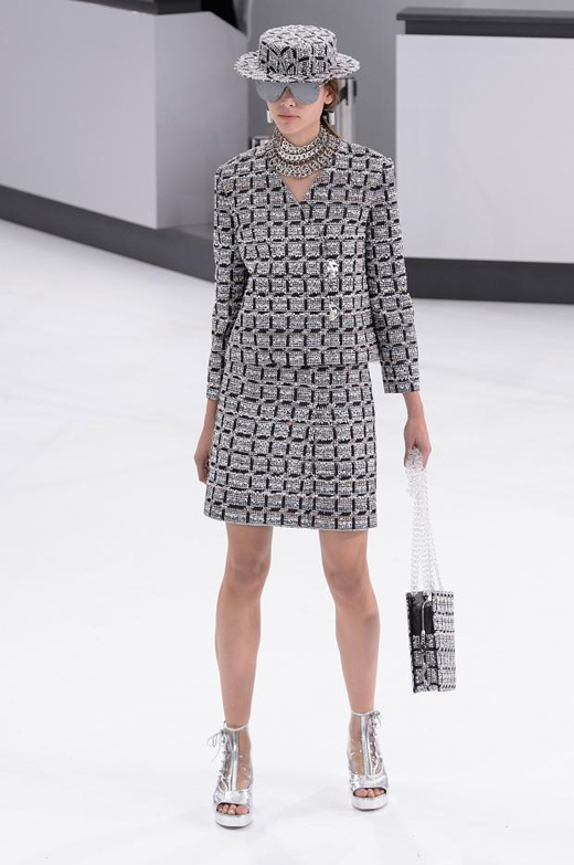 Spring/Summer 2016 Ready-to-wear collection CHANEL Airlines