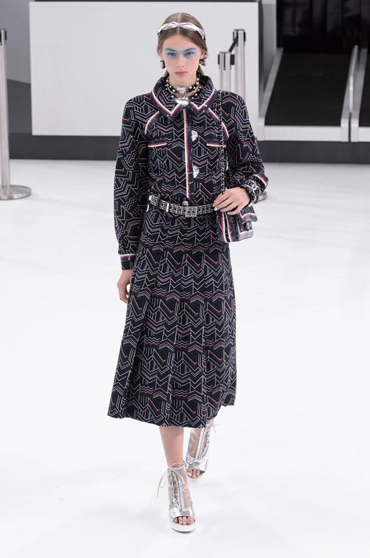 Spring/Summer 2016 Ready-to-wear collection CHANEL Airlines