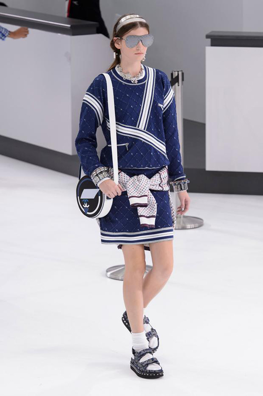 Spring/Summer 2016 Ready-to-wear collection CHANEL Airlines