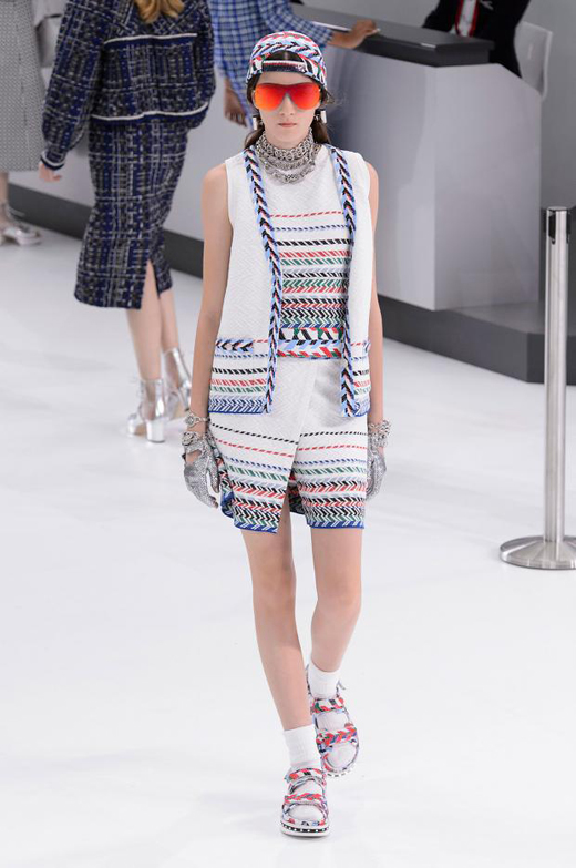 Spring/Summer 2016 Ready-to-wear collection CHANEL Airlines