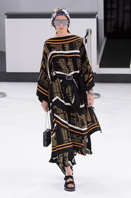 Spring/Summer 2016 Ready-to-wear collection CHANEL Airlines