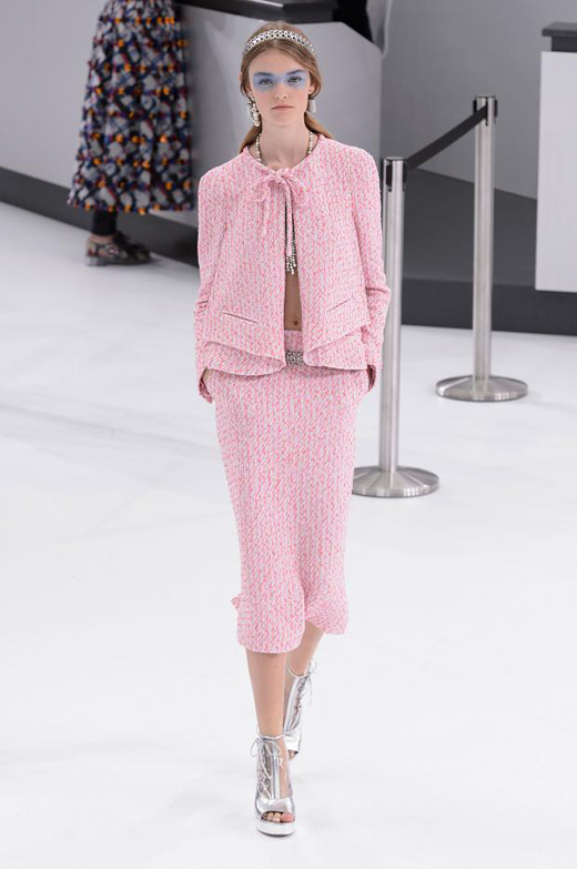 Spring/Summer 2016 Ready-to-wear collection CHANEL Airlines