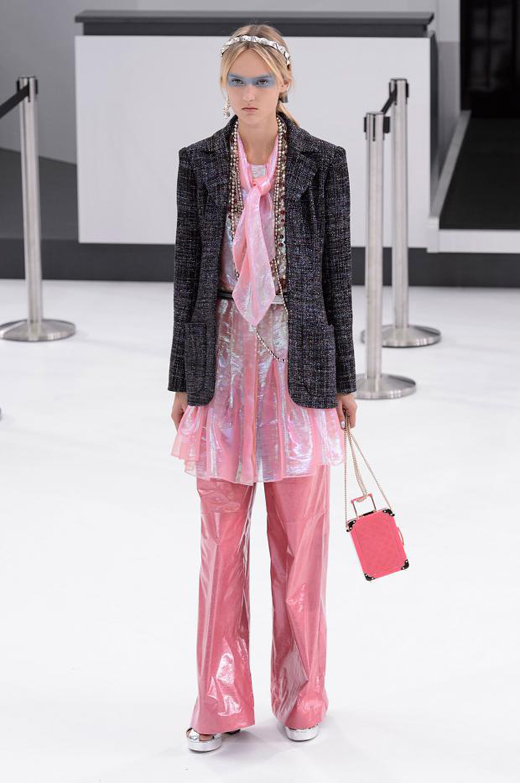 Spring/Summer 2016 Ready-to-wear collection CHANEL Airlines