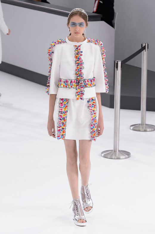 Spring/Summer 2016 Ready-to-wear collection CHANEL Airlines