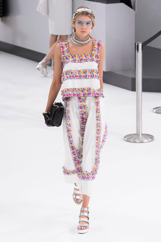 Spring/Summer 2016 Ready-to-wear collection CHANEL Airlines