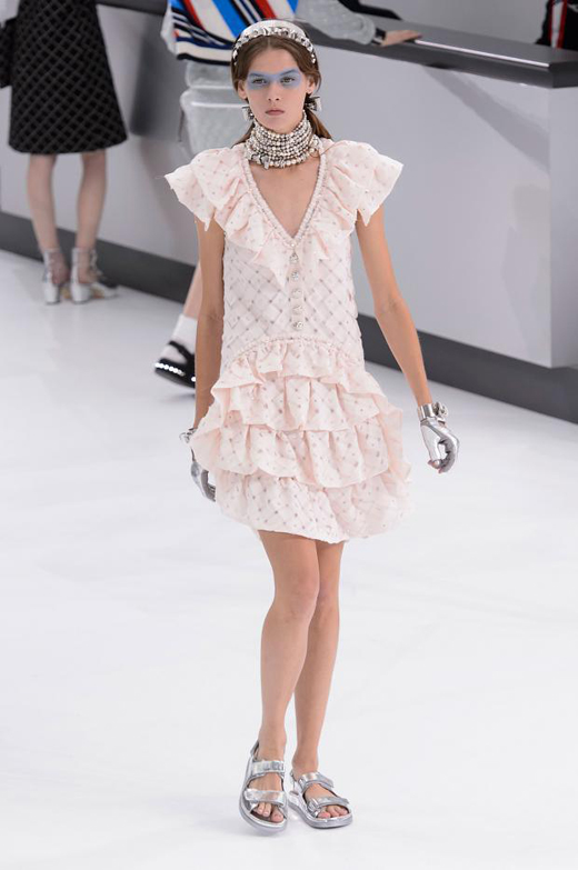 Spring/Summer 2016 Ready-to-wear collection CHANEL Airlines