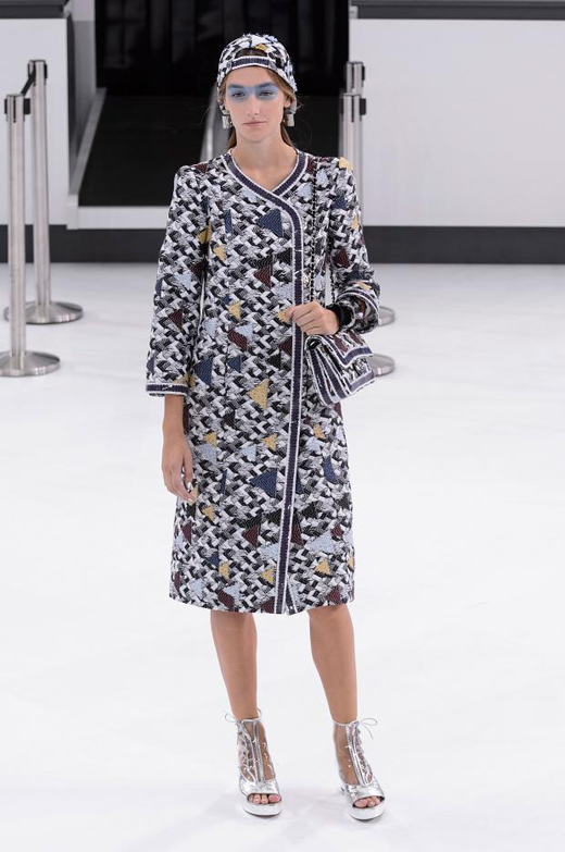 Spring/Summer 2016 Ready-to-wear collection CHANEL Airlines