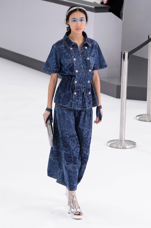 Spring/Summer 2016 Ready-to-wear collection CHANEL Airlines