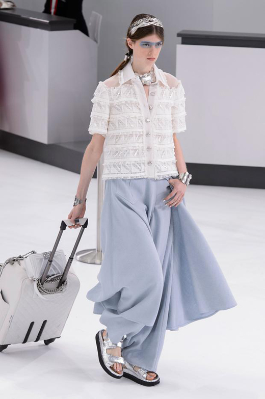 Spring/Summer 2016 Ready-to-wear collection CHANEL Airlines