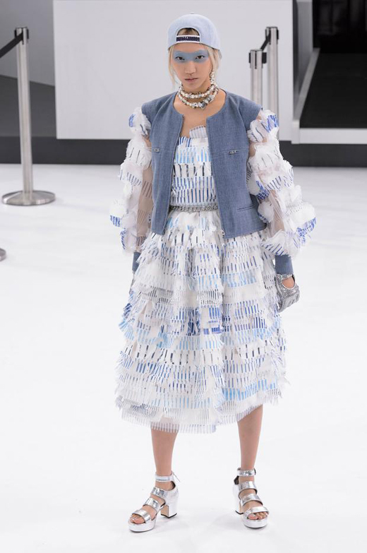 Spring/Summer 2016 Ready-to-wear collection CHANEL Airlines