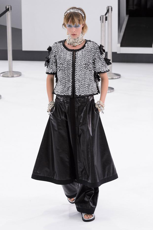 Spring/Summer 2016 Ready-to-wear collection CHANEL Airlines