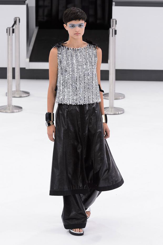 Spring/Summer 2016 Ready-to-wear collection CHANEL Airlines