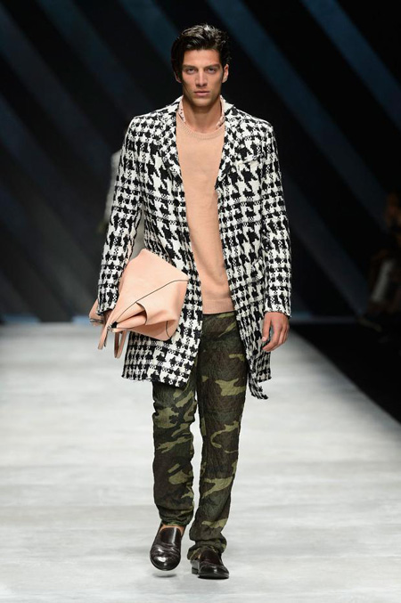 Neo-army inspiration and natural materials by Ermanno Scervino Spring/Summer 2016