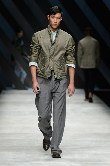 Neo-army inspiration and natural materials by Ermanno Scervino Spring/Summer 2016